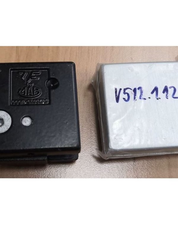 Rohový úchyt nadsvetlíka na stenu